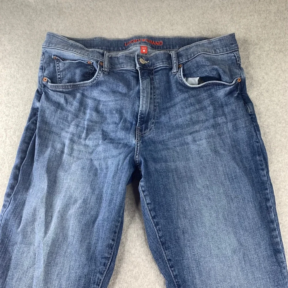 Lucky Brand Jeans Mens 38x30 Blue Straight Leg Medium Wash Denim Pants